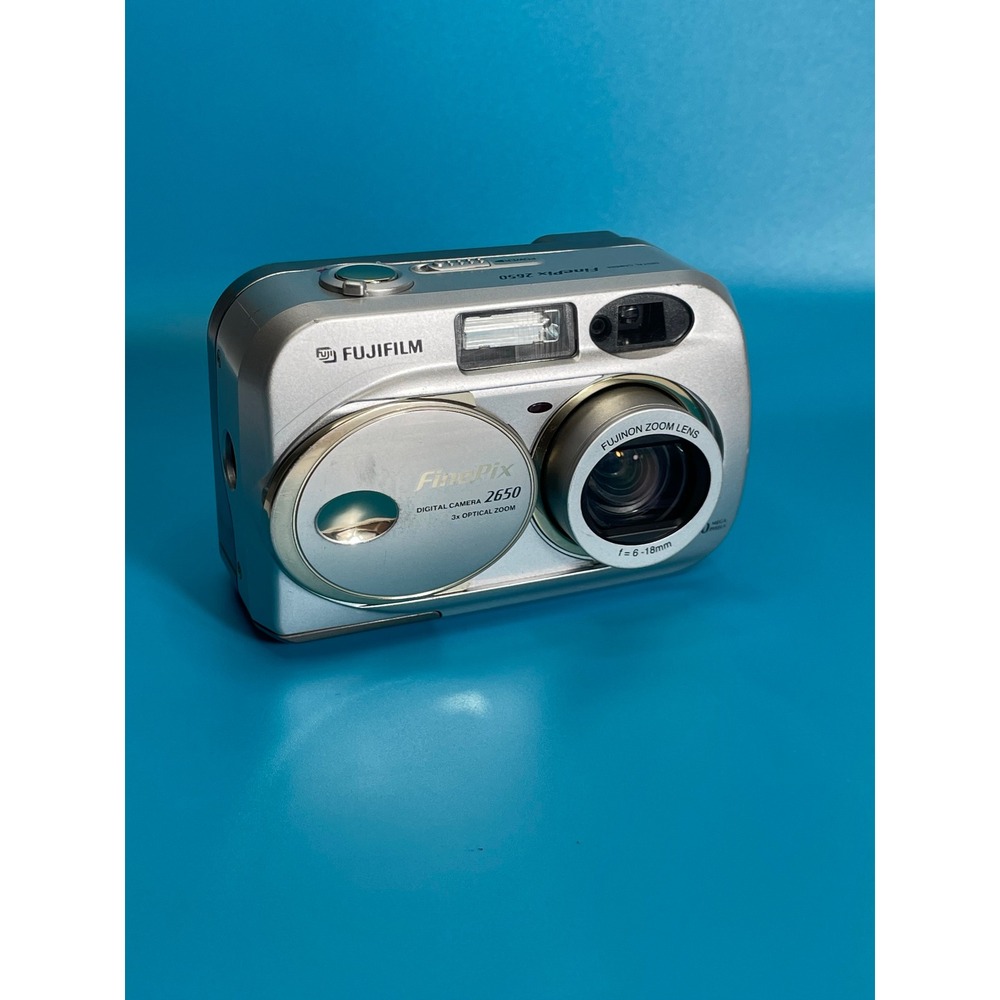 Fujifilm FinePix 2650 Digital Camera Silver 2.0MP 3x Optical Zoom Fujinon W SD